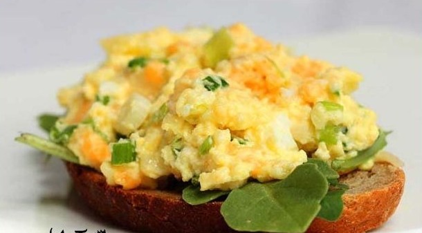 Приготовление закуски с чесноком и сыром на праздник на Рецепты-Хозяйки.рф